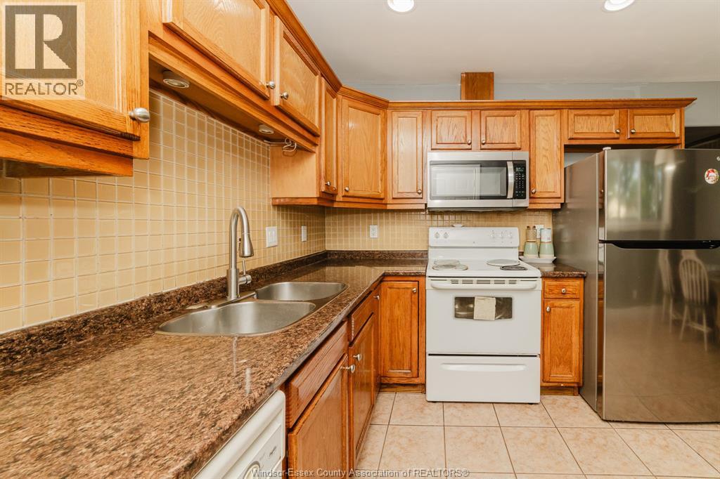 3018 GRANDVIEW STREET - 9