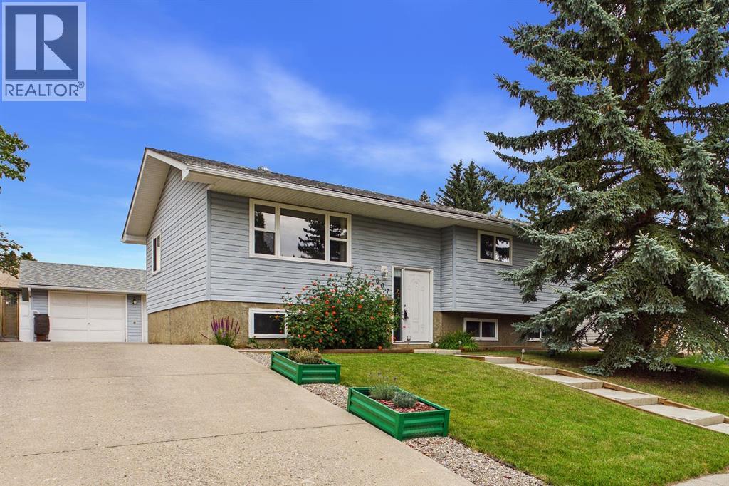 607 Cedarille Way SW, Calgary, Alberta, T2W2G8