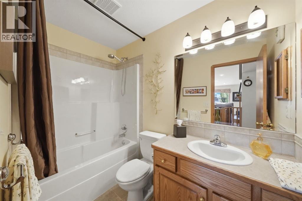Listing photo – 112 Ammeter Close, Red Deer