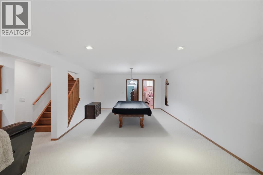 Listing photo – 112 Ammeter Close, Red Deer