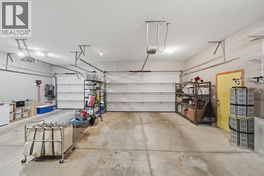 Listing photo – 112 Ammeter Close, Red Deer