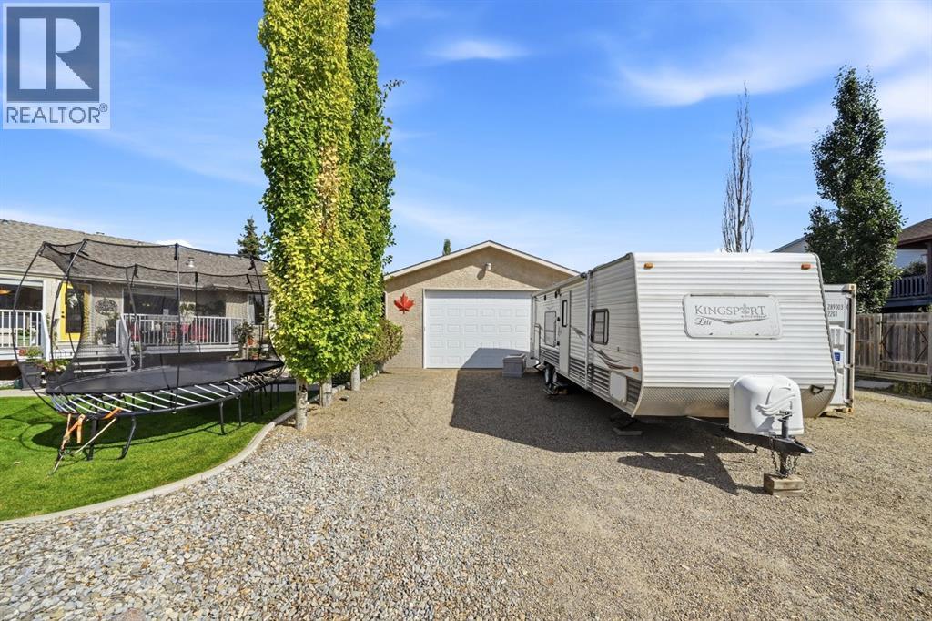 Listing photo – 112 Ammeter Close, Red Deer