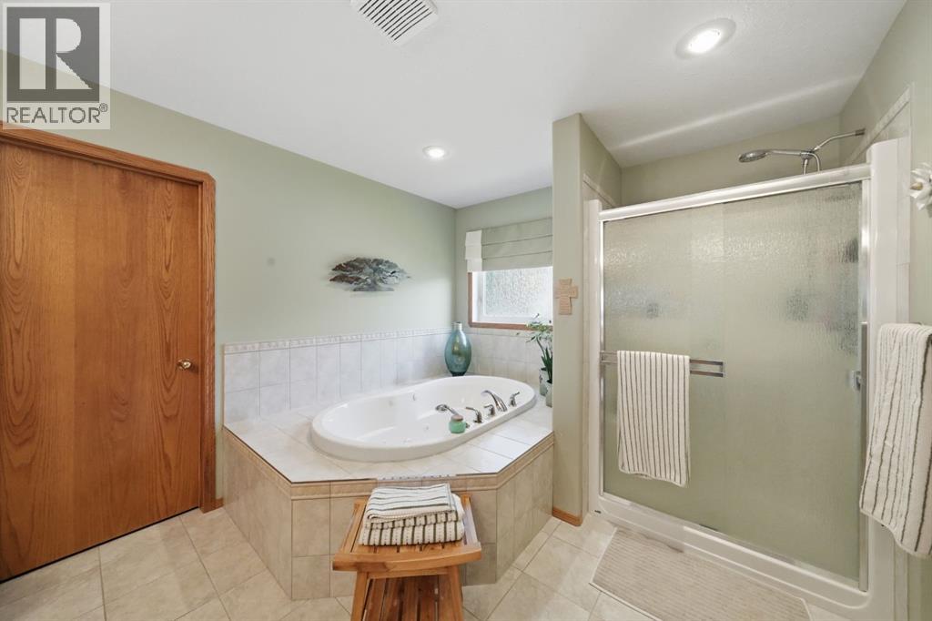 Listing photo – 112 Ammeter Close, Red Deer