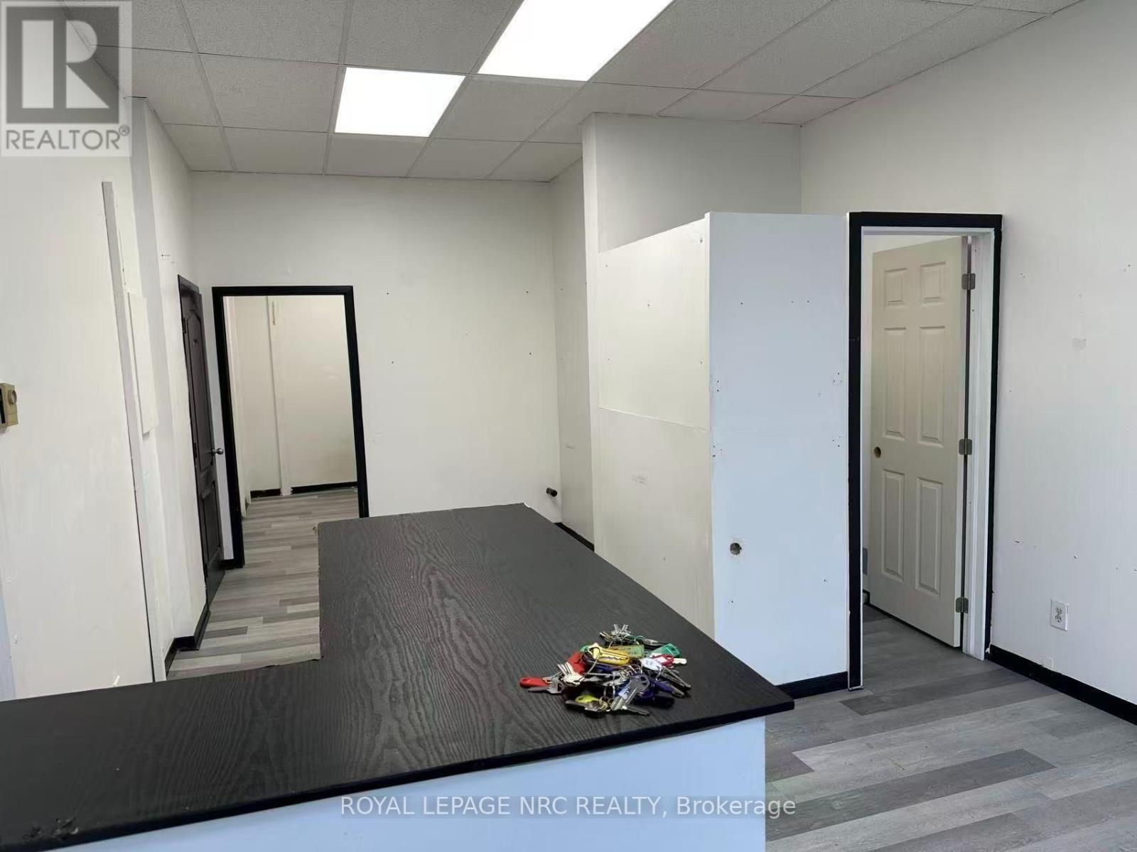 #A 35 Jarvis Street, Fort Erie (Central), Ontario, L2A2S3, Fort Erie (Central), Ontario — photo 4 of 5