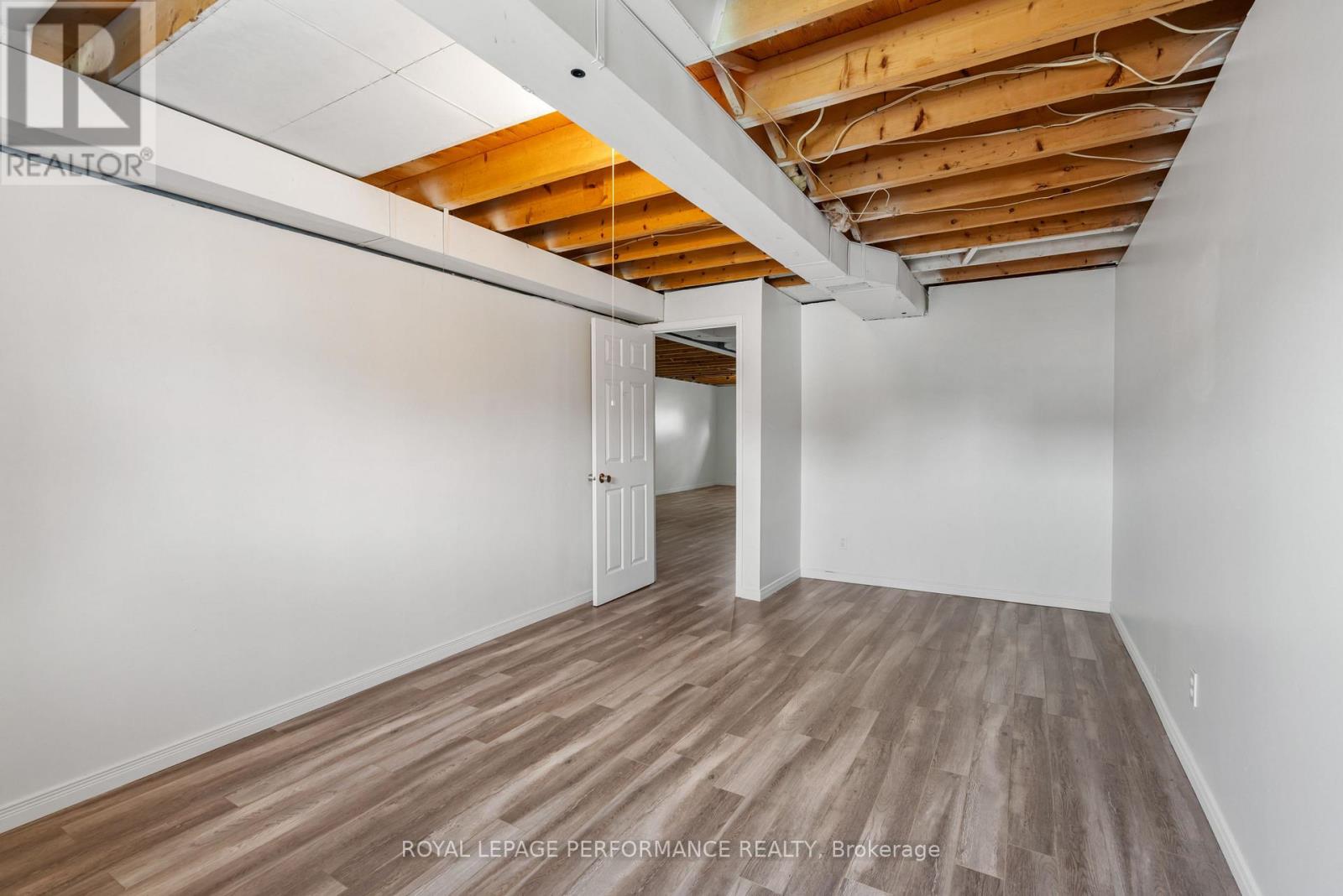 1011 ADOLPHUS STREET - 27