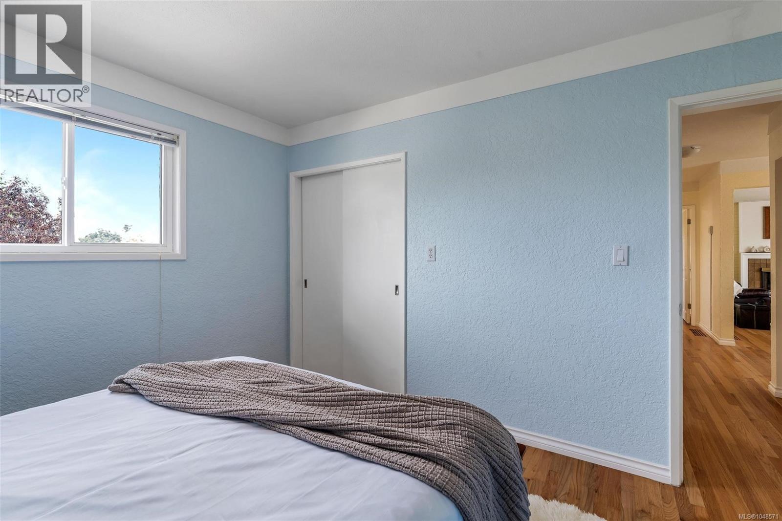  1640 Earlston Avenue, Saanich