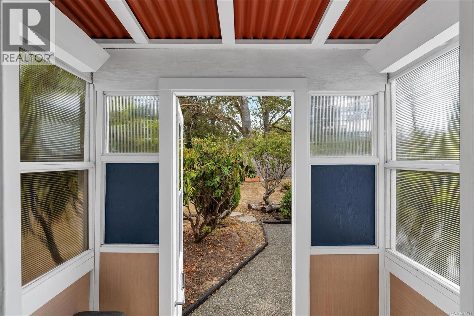  1640 Earlston Avenue, Saanich