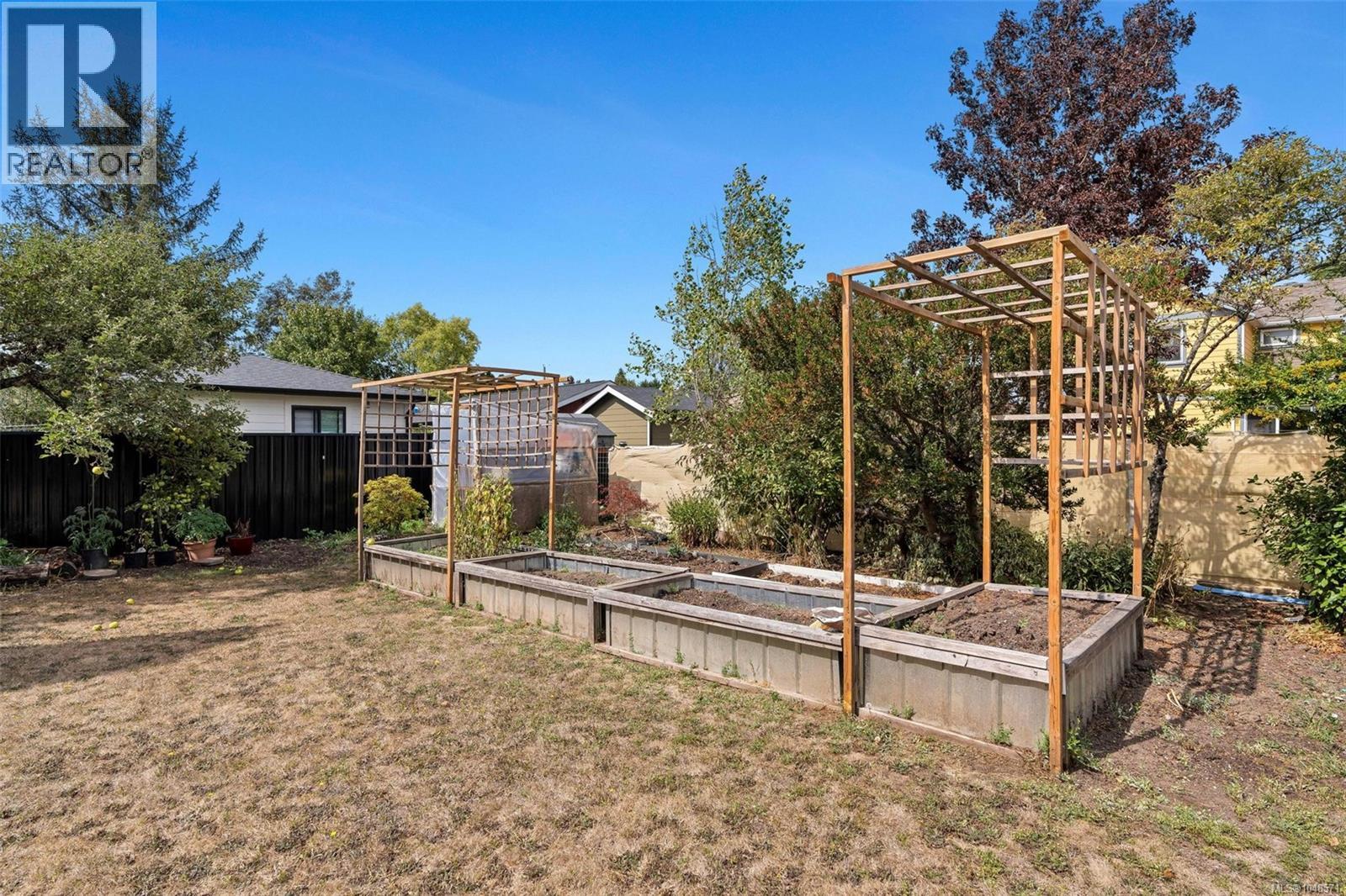 1640 Earlston Ave - 55