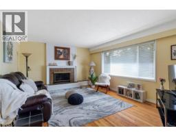 Bedroom - 1640 Earlston Ave, Saanich, BC V8P2Z5 Photo 10