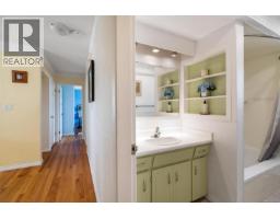 1640 Earlston Ave, Saanich, BC V8P2Z5 Photo 31