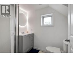 1640 Earlston Ave, Saanich, BC V8P2Z5 Photo 41