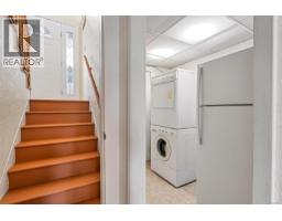 1640 Earlston Ave, Saanich, BC V8P2Z5 Photo 42