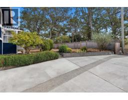 1640 Earlston Ave, Saanich, BC V8P2Z5 Photo 59