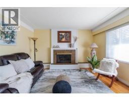 Bathroom - 1640 Earlston Ave, Saanich, BC V8P2Z5 Photo 8