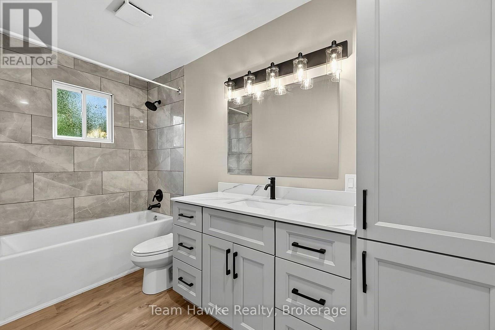 45 EASTON AVENUE - Image 17