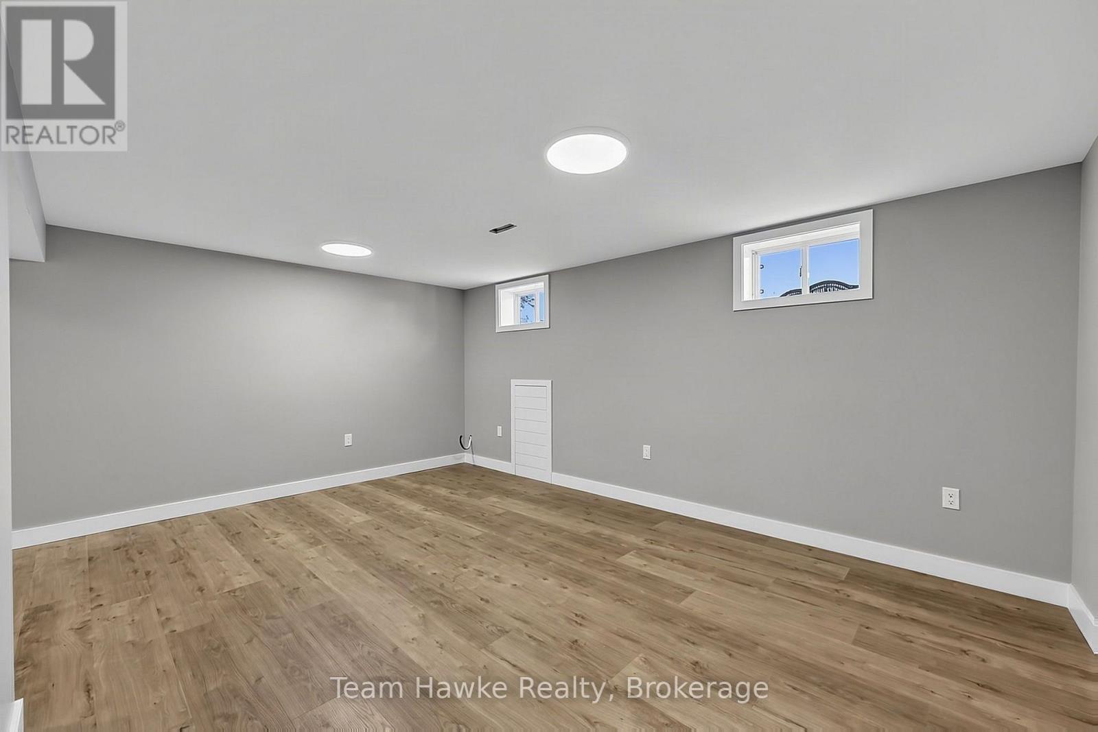 45 EASTON AVENUE - 19