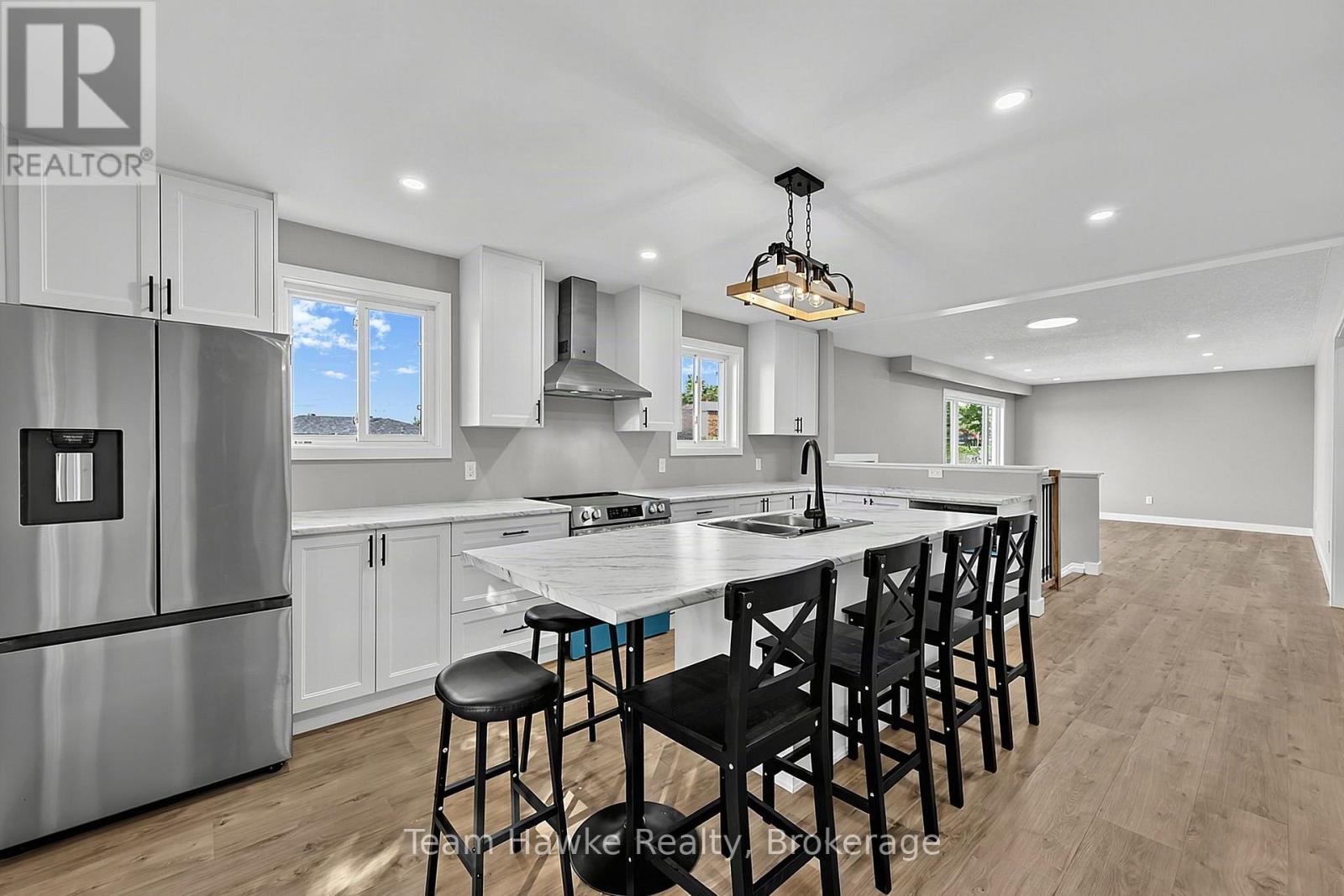 45 EASTON AVENUE - 8