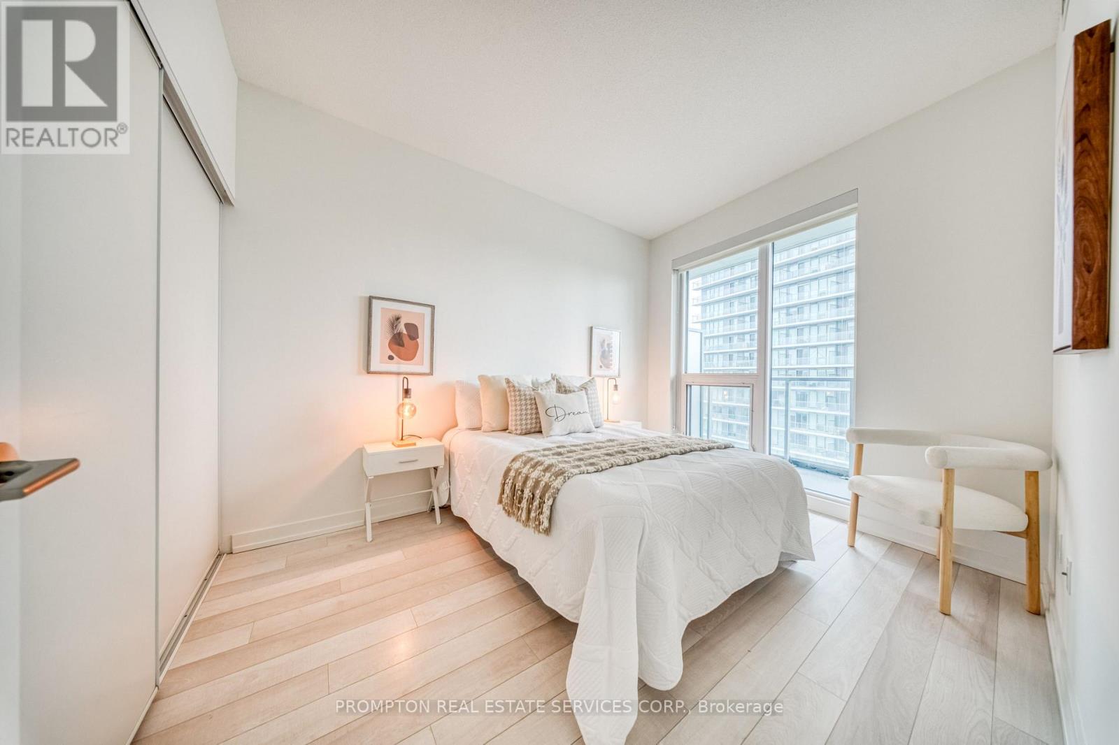 #2807 117 MCMAHON DRIVE - 13