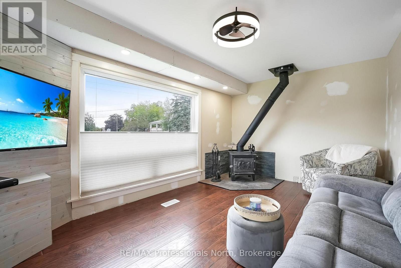 33 MAPLE AVENUE - 17