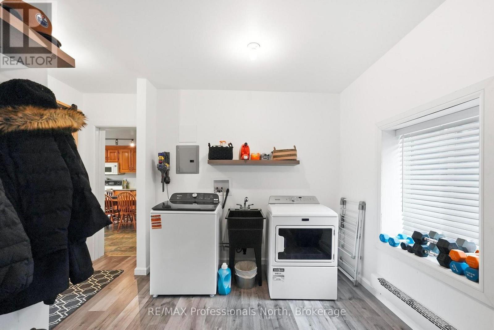 33 MAPLE AVENUE - 22