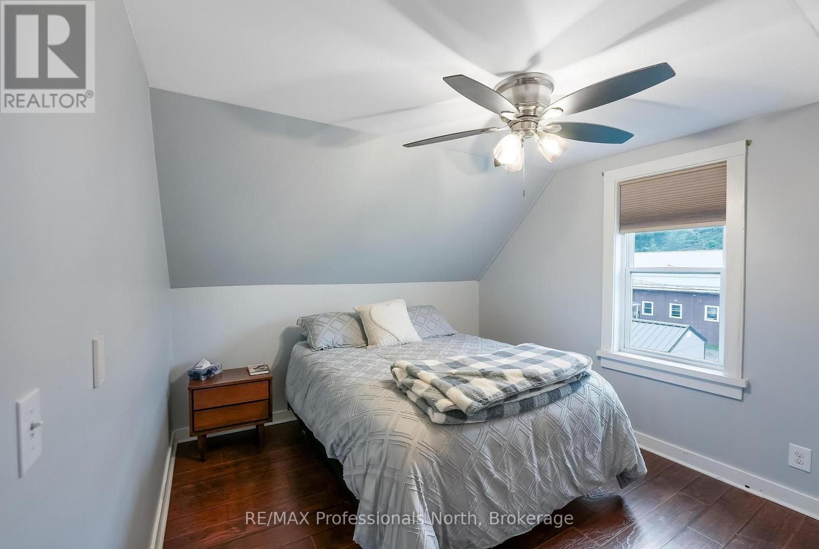 33 MAPLE AVENUE - 24