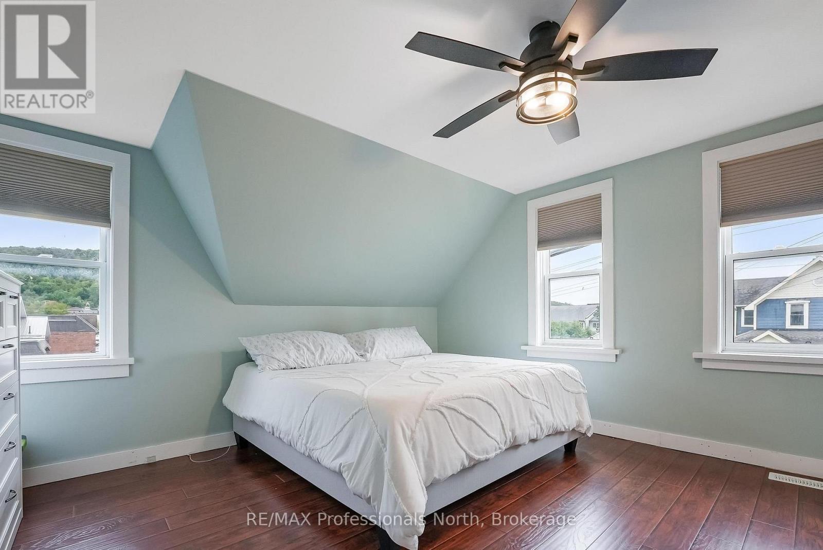 33 MAPLE AVENUE - 28