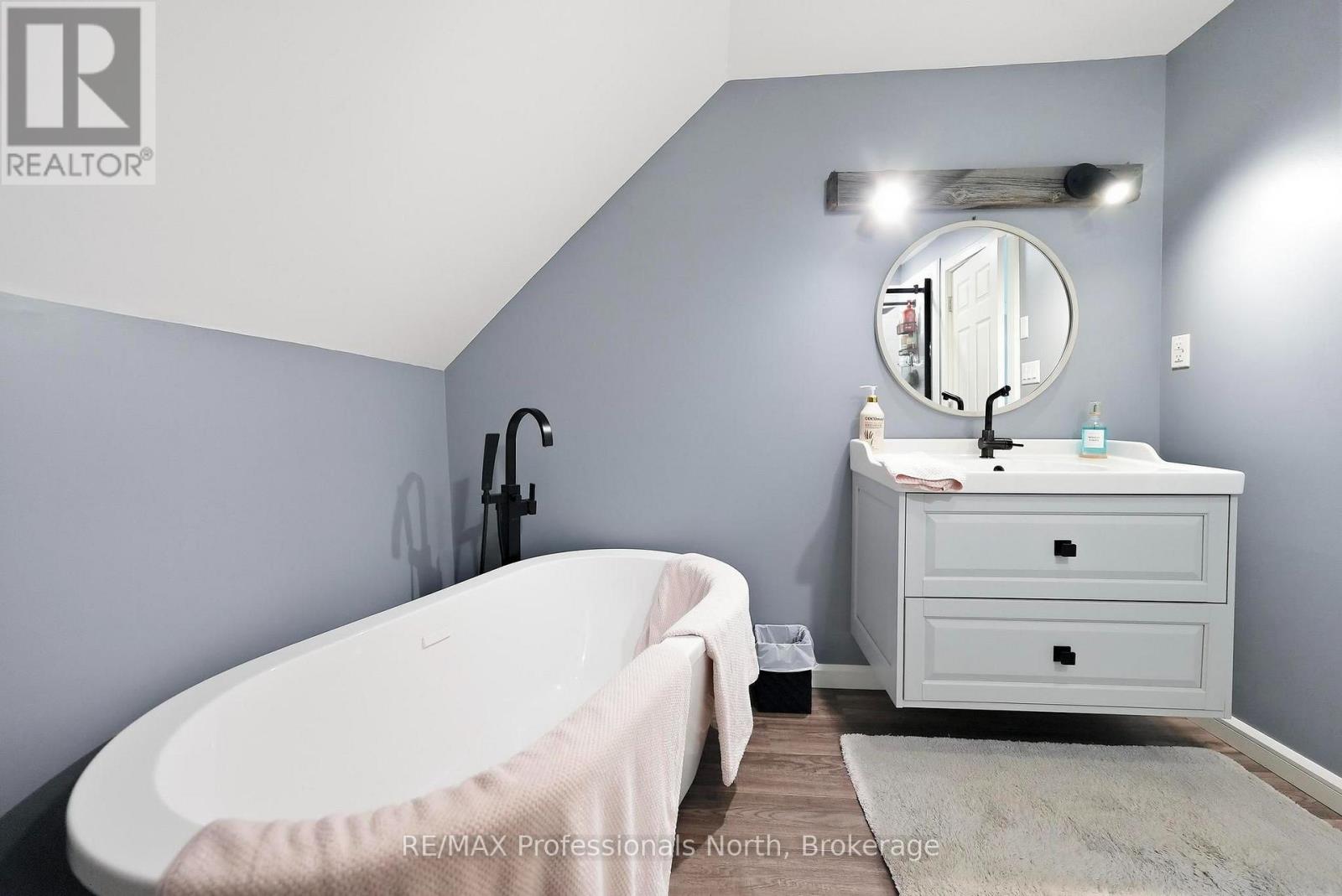 33 MAPLE AVENUE - 30