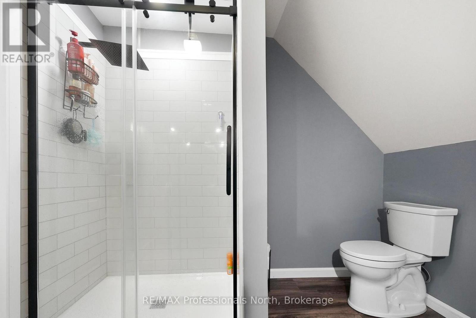 33 MAPLE AVENUE - 31