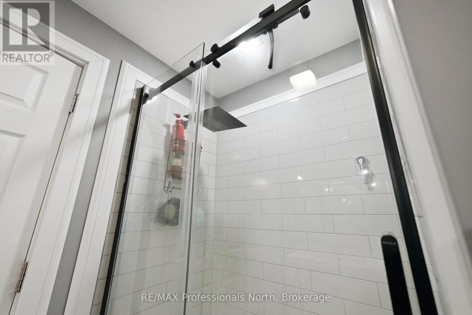 33 MAPLE AVENUE - 33
