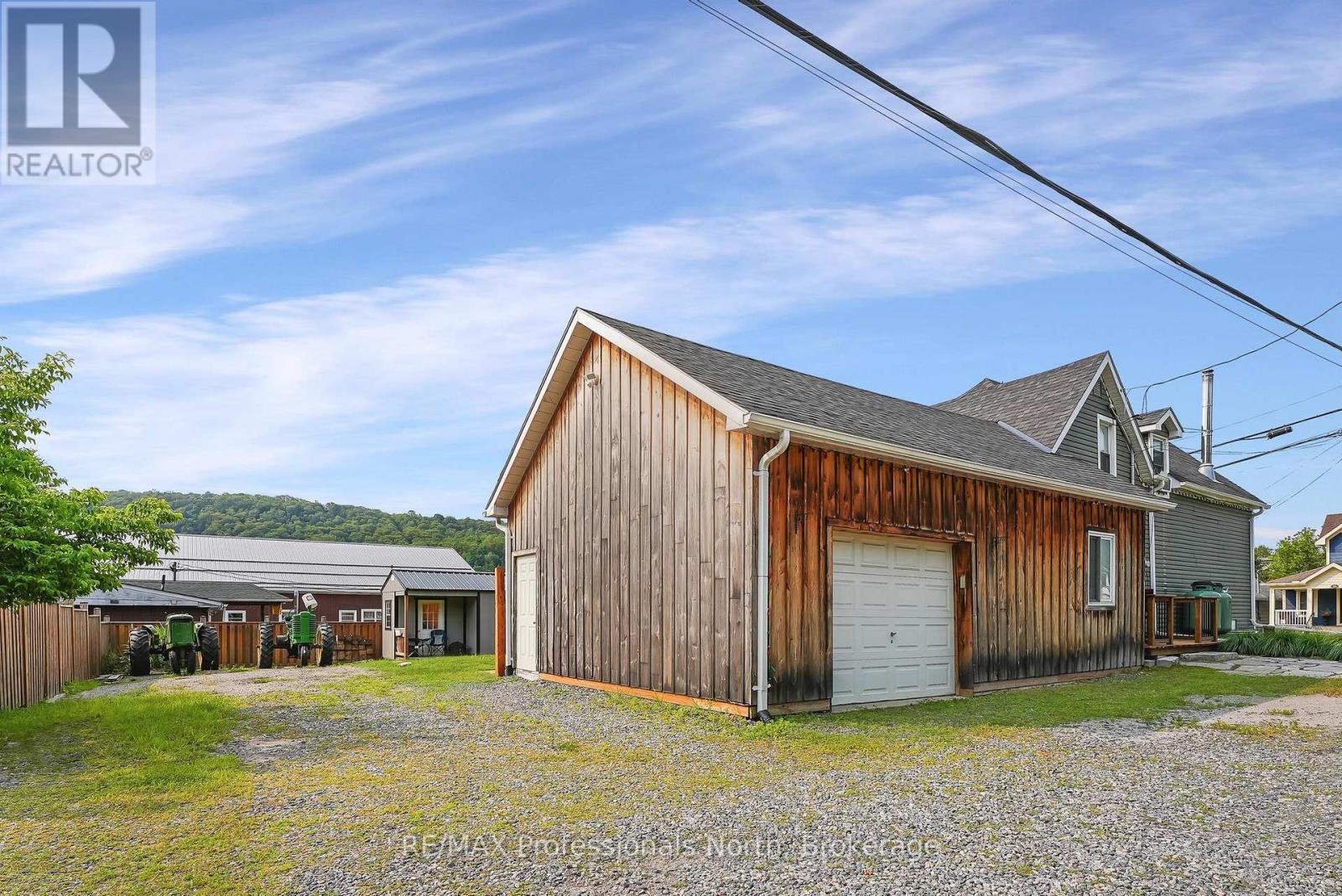 33 MAPLE AVENUE - 40