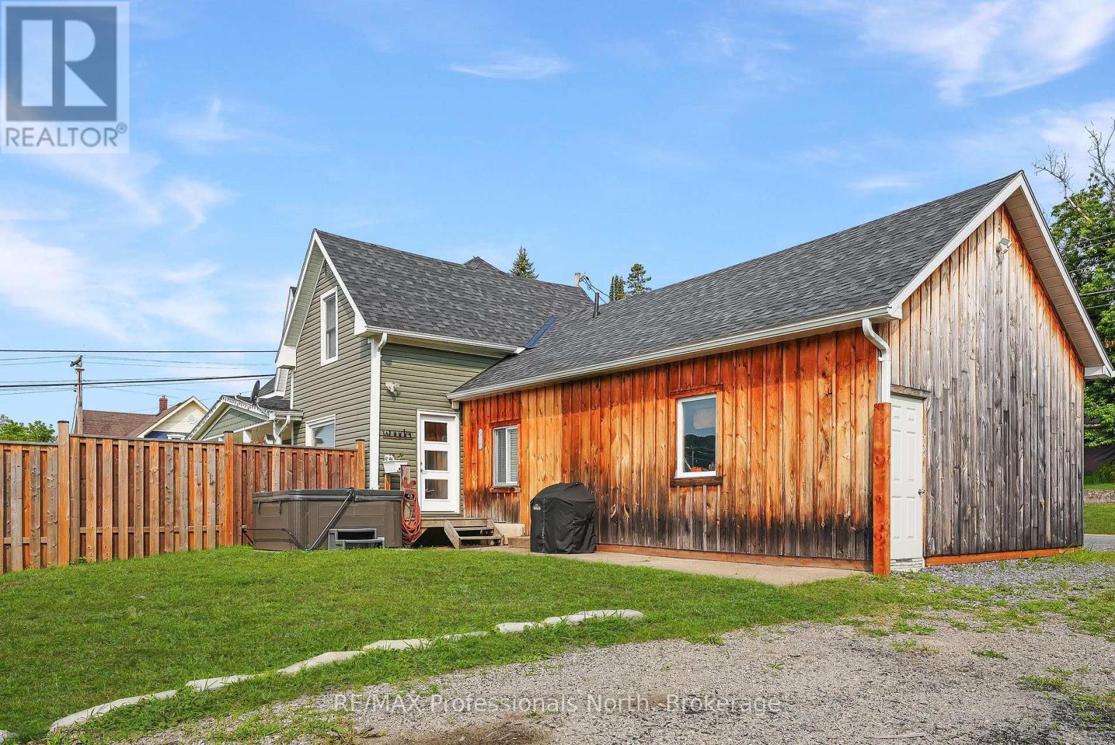 33 MAPLE AVENUE - 43