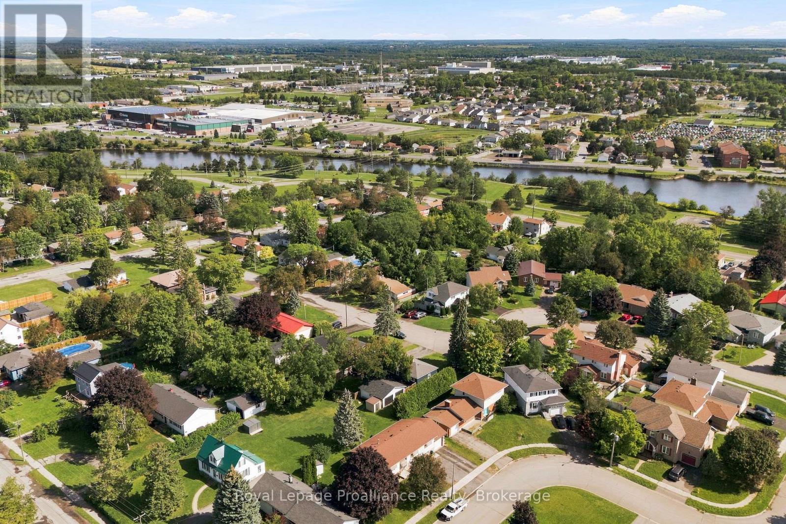 15 ELVINS GARDENS - 35