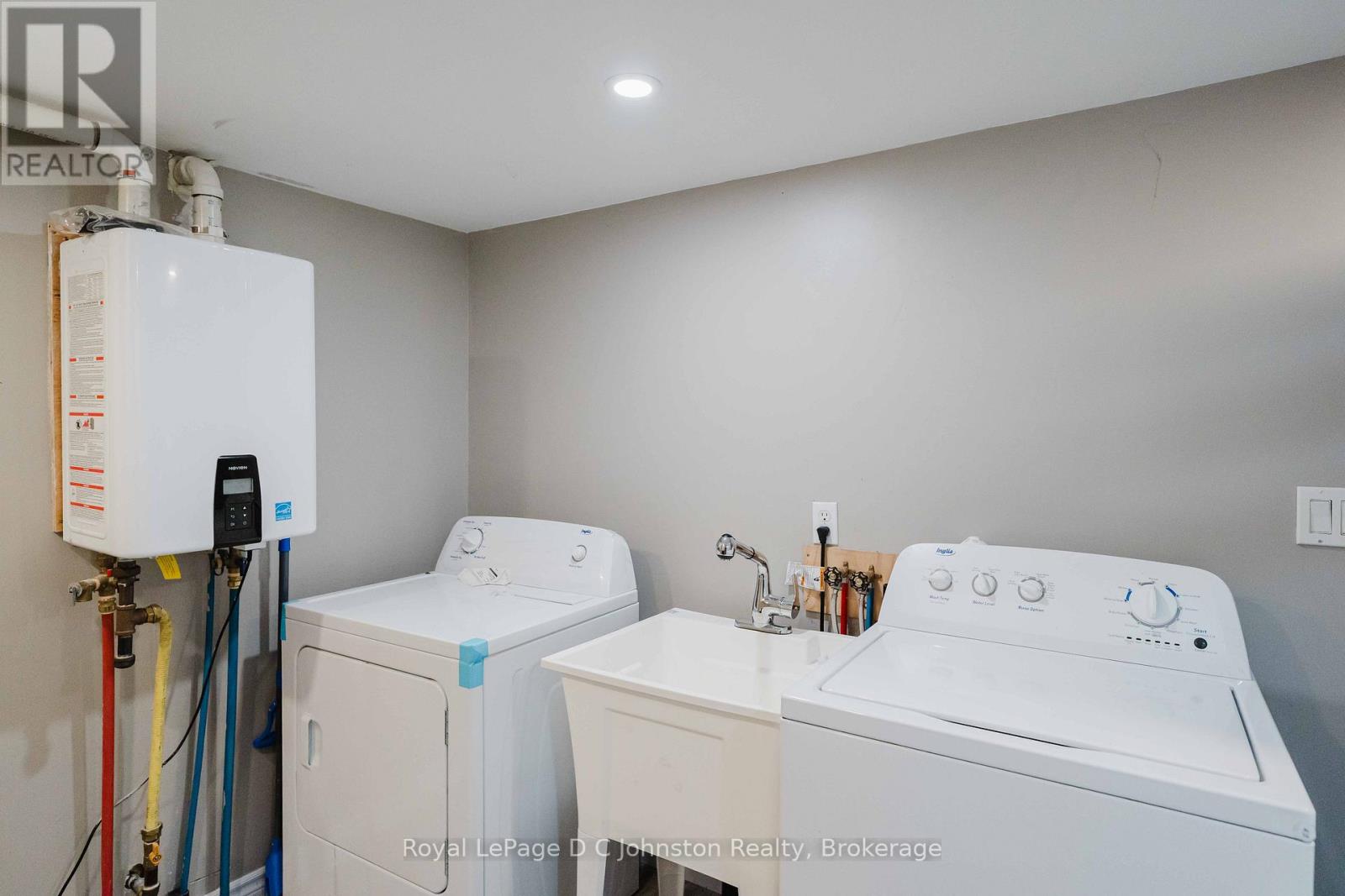 229 EDWARD STREET - 14