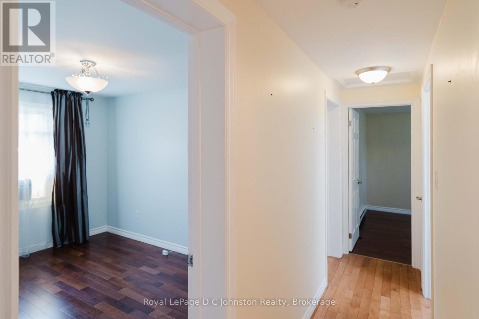 19 SMITH STREET - 12