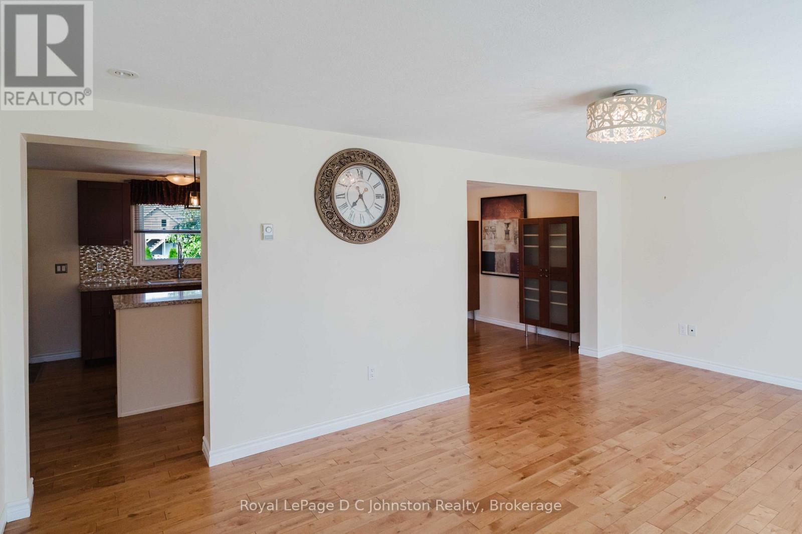 19 SMITH STREET - 5