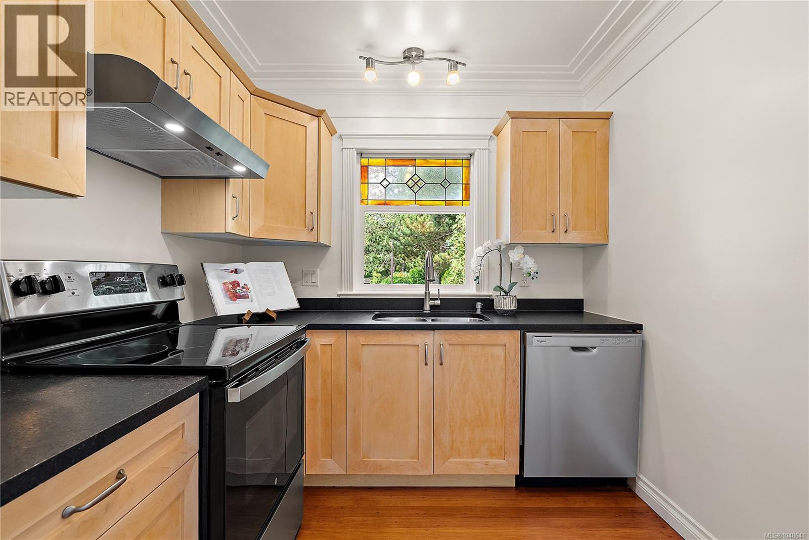 813 Portage Rd - 8