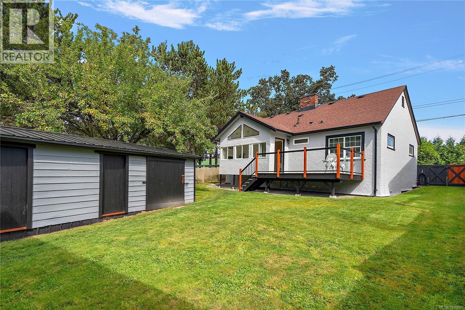 813 Portage Rd - 23
