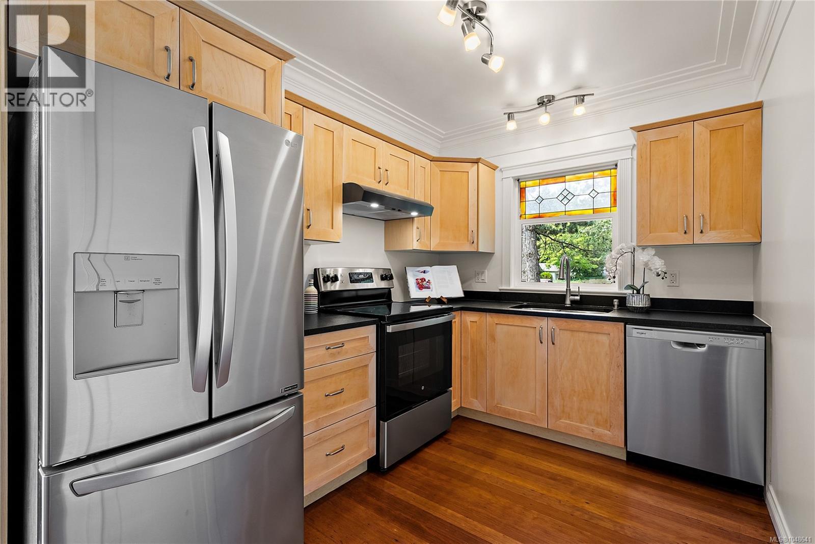 813 Portage Rd - 9