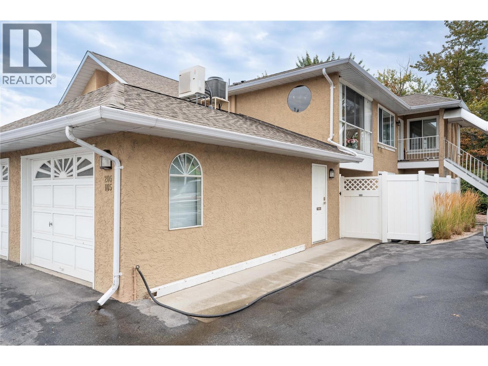 #105 320 Brandon Avenue, Penticton, British Columbia, V2A3S8, Penticton, British Columbia — photo 1 of 5