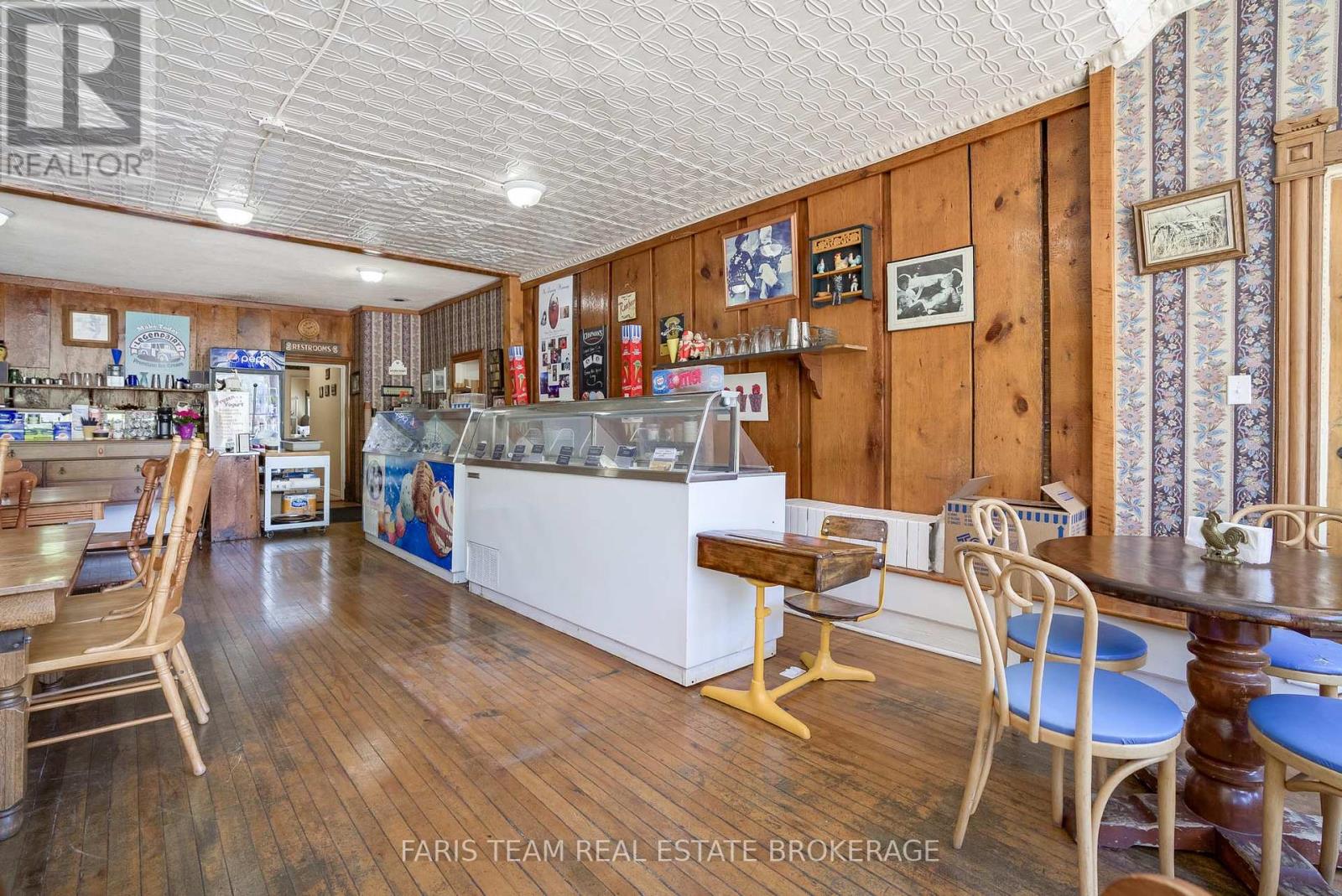236 BARRIE STREET - 5