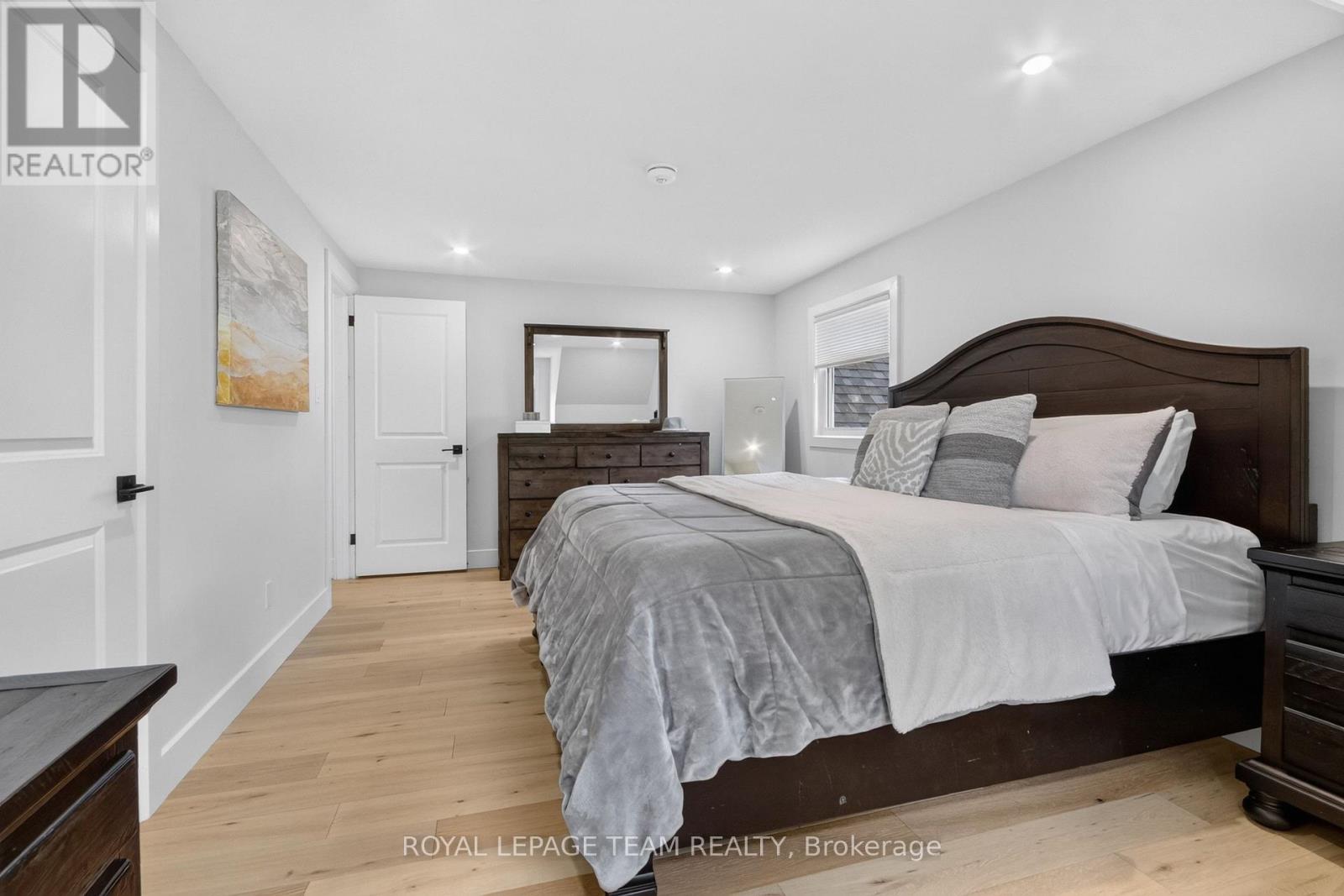 2710 RIVER ROAD - 31