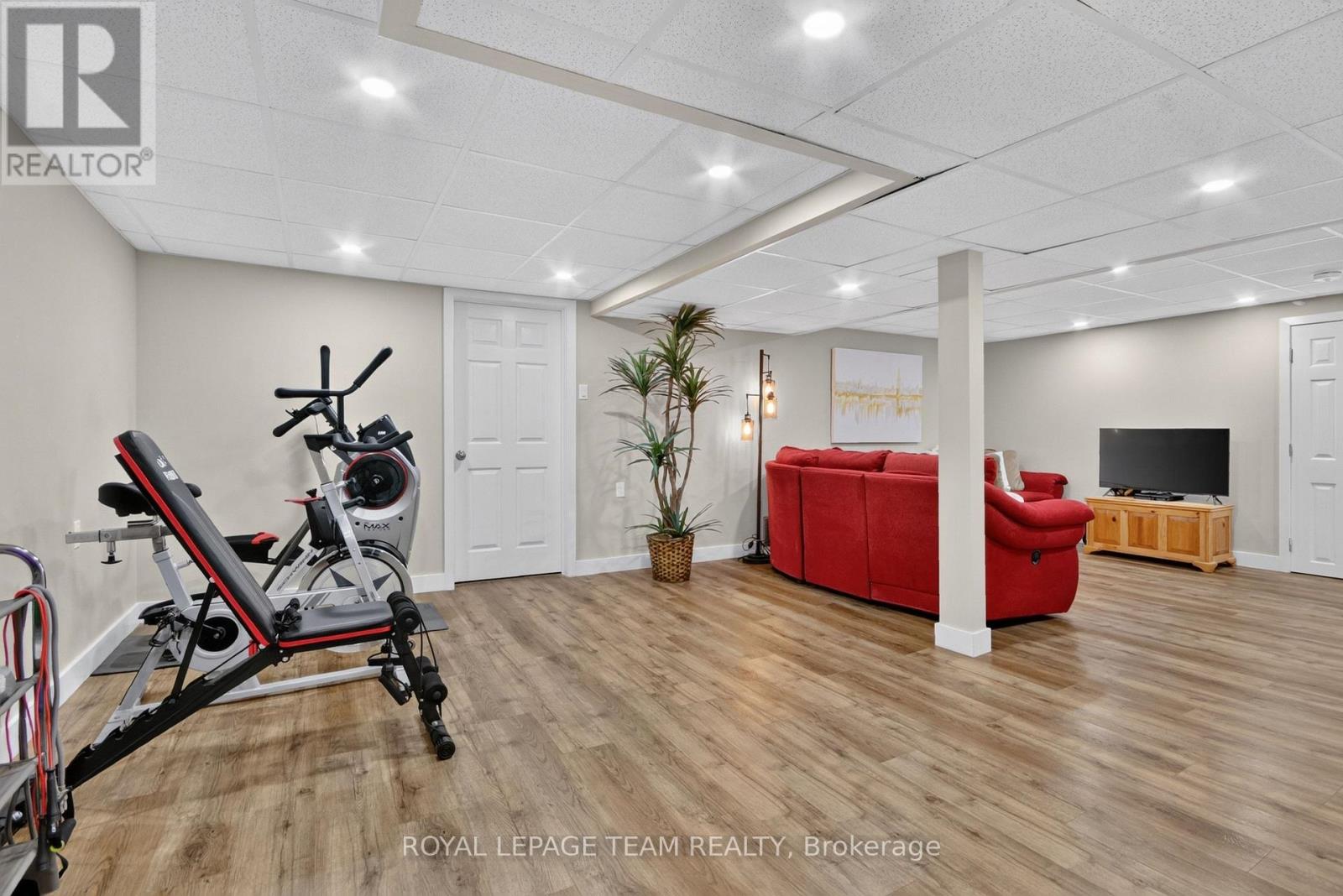 2710 RIVER ROAD - 39