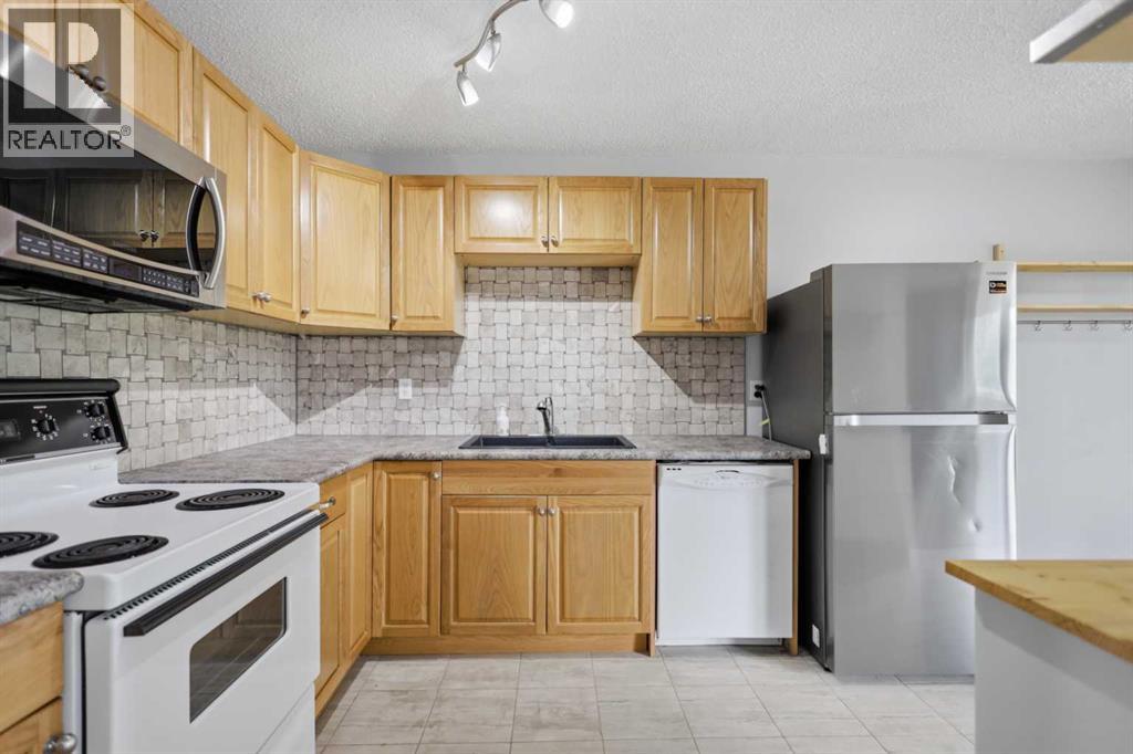 Listing photo – 18, 96 Holmes Street, Red Deer