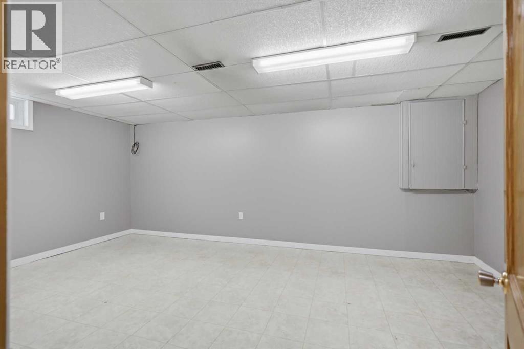 #18 96 Holmes Street - 23