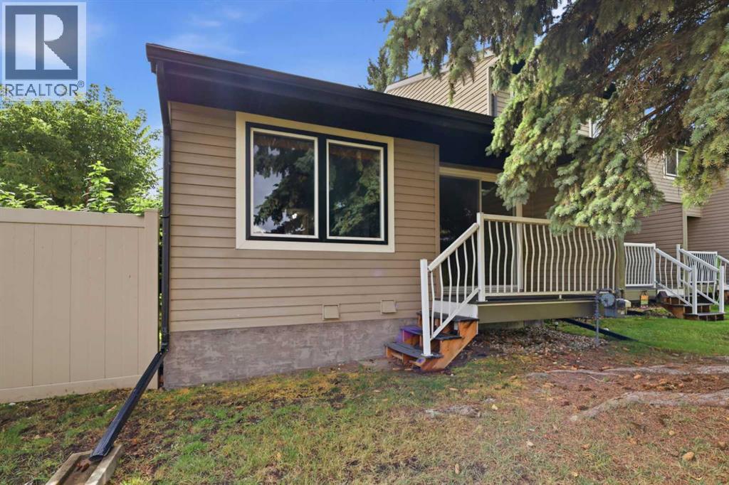 Listing photo – 18, 96 Holmes Street, Red Deer
