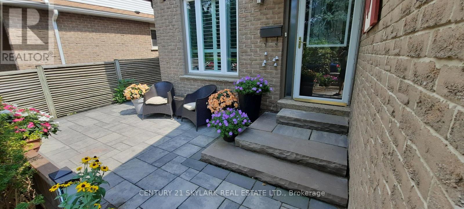 574 SUNNYVALE CRESCENT - 5
