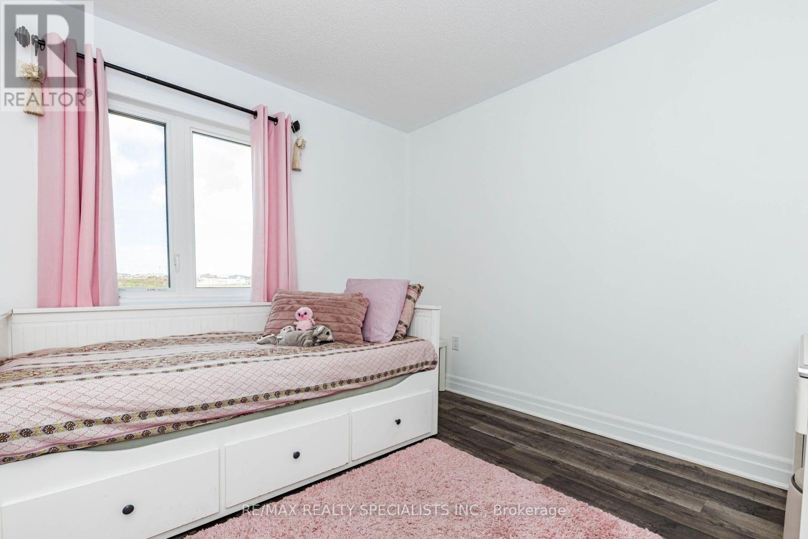 455 GORDON KRANTZ AVENUE - 33