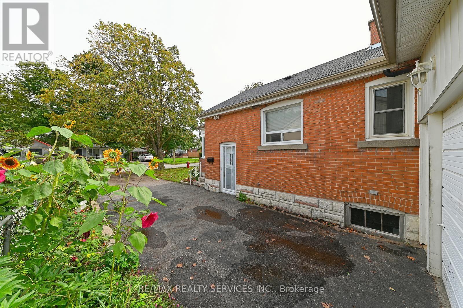 54 WOODWARD AVENUE - Image 38