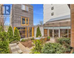 9 Cobourg Street, Stratford, ON N5A3E4 Photo 35