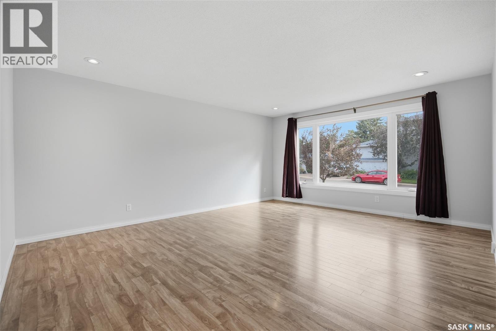 1 Stephenson CRESCENT, Saskatoon Saskatchewan — photo 9